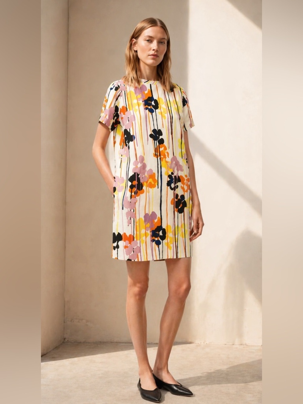 COS Linen Blend Abstract Floral Shift Dress
Small Pockets